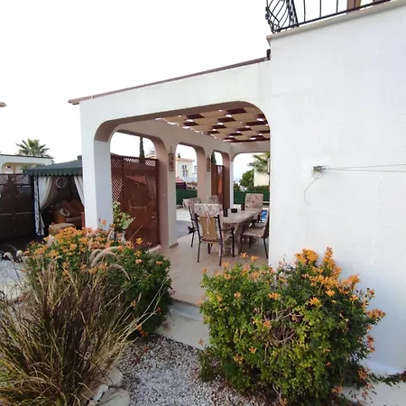 Neva Alsancak Villa